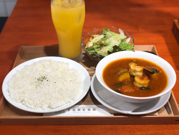 ジャガイモとニンジンのエビカレー